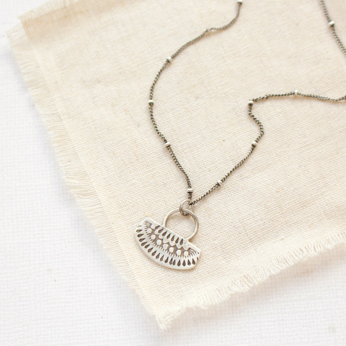 Asmi Short Loop Necklace