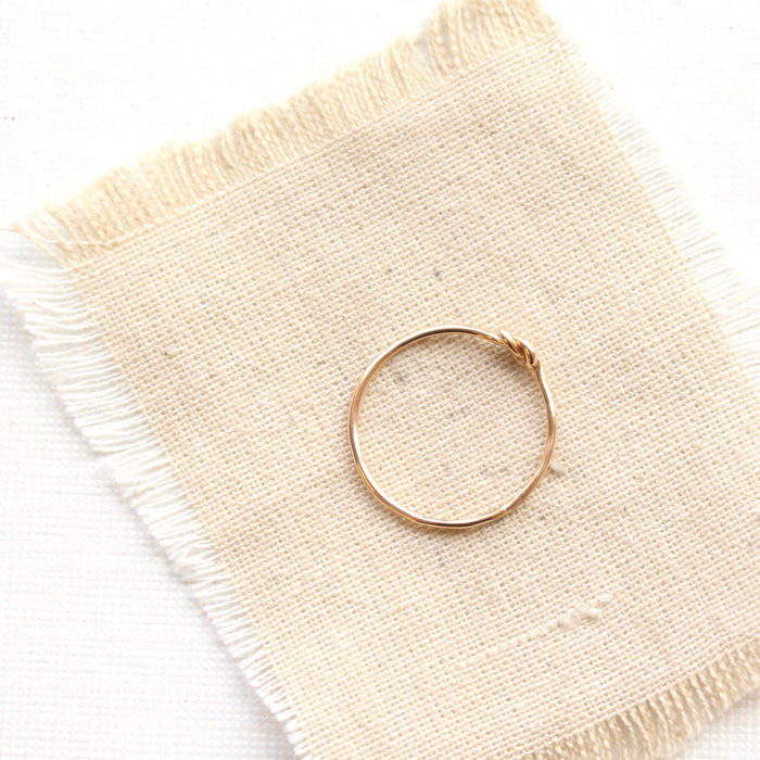 Tiny Knot Ring