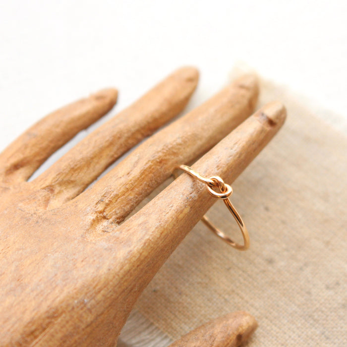 Tiny Knot Ring