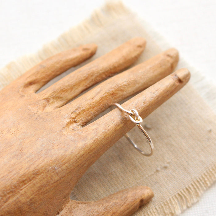 Tiny Knot Ring