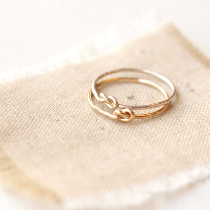 Tiny Knot Ring