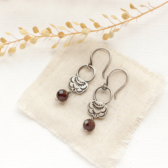 Garnet Jolie Hoop Earrings