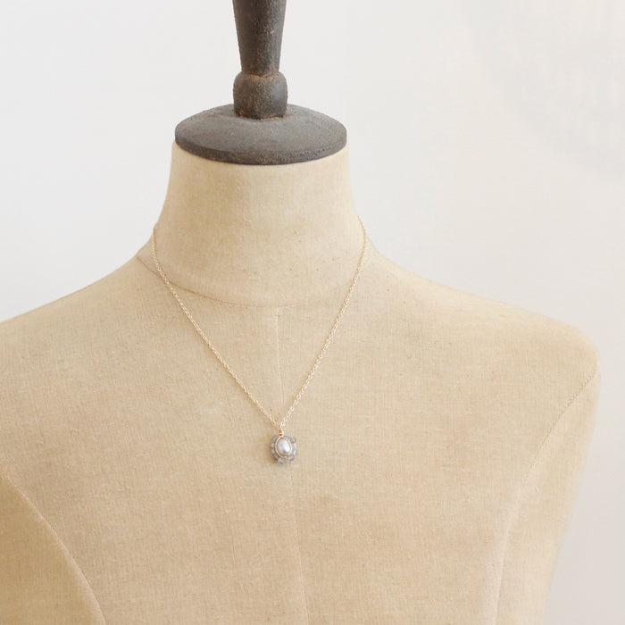 Gray Pearl & Labradorite Flower Necklace