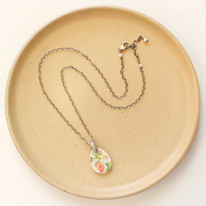 White Blossom Necklace